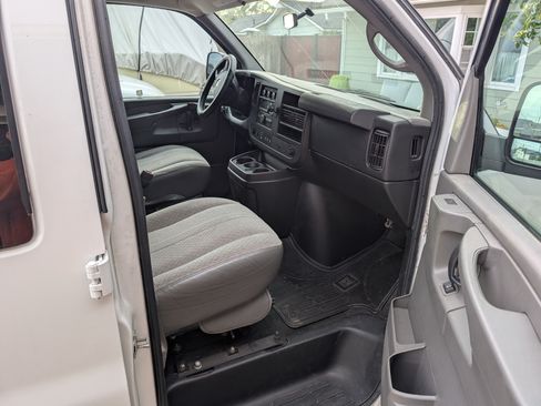 Used 2014 Chevrolet Express 2500 LT w/ LT Preferred Equipment Group image 6