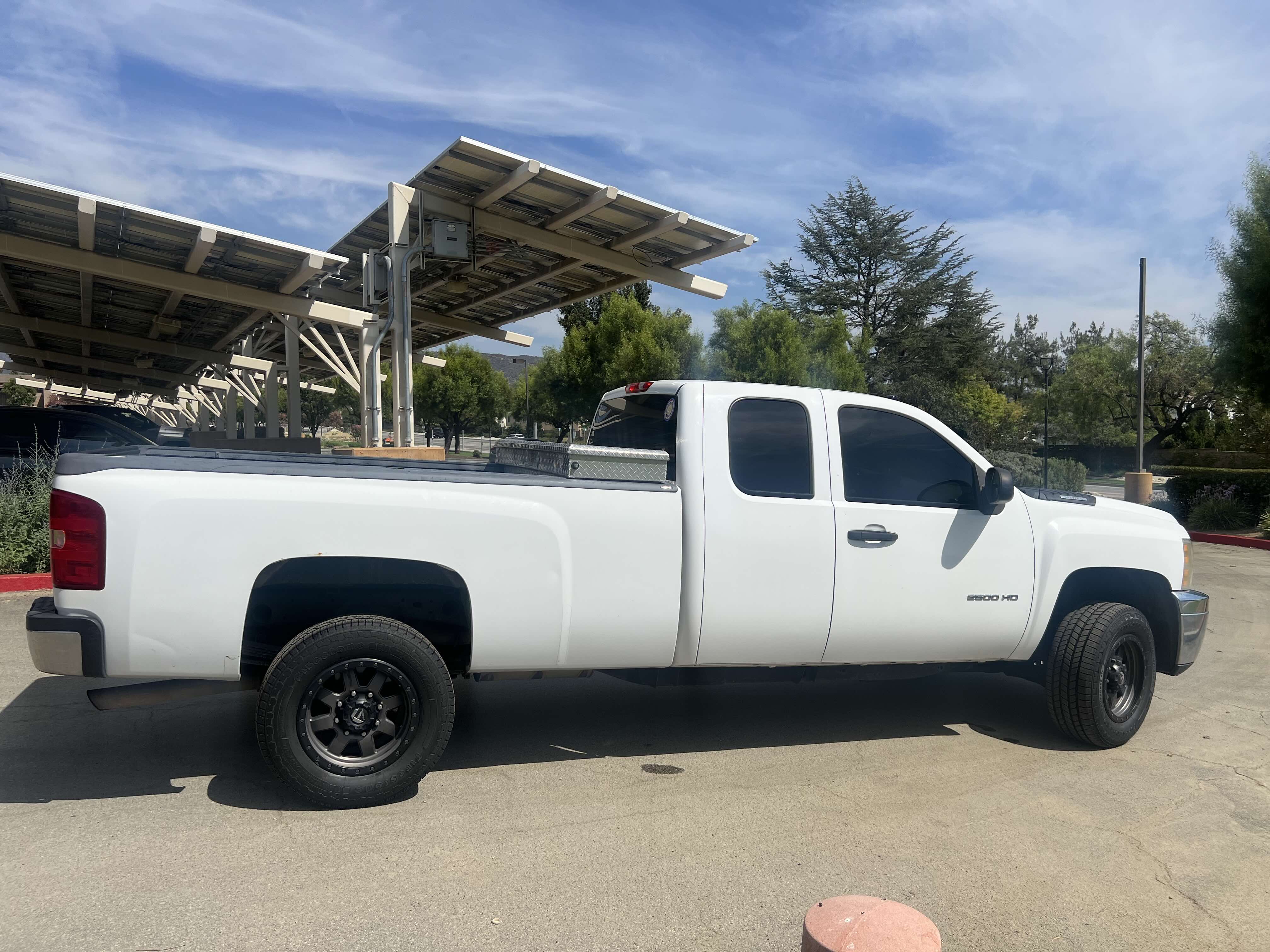 Used 2011 Chevrolet Silverado 2500 W/T w/ Snow Plow Prep Package AWD/4WD image 2