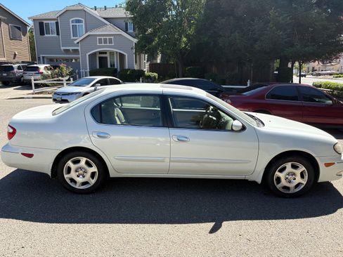 Used 2001 INFINITI I30 FWD image 5