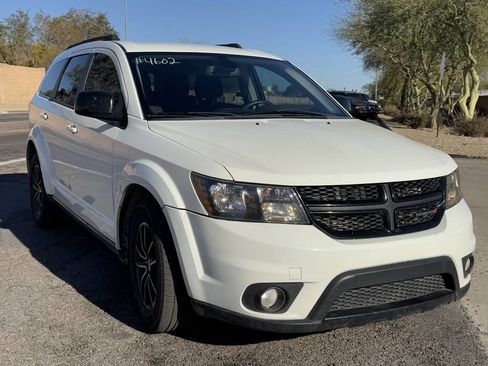 Used 2018 Dodge Journey SXT w/ Blacktop Package image 4