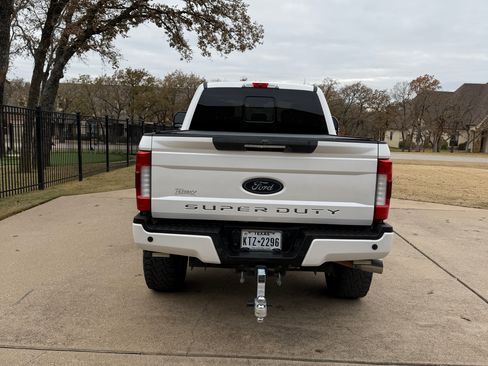 Used 2018 Ford F250 Lariat w/ Lariat Ultimate Package image 5