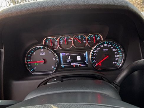 Used 2020 Chevrolet Suburban LT w/ Luxury Package image 10