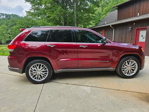 Used 2017 Jeep Grand Cherokee Summit image 5