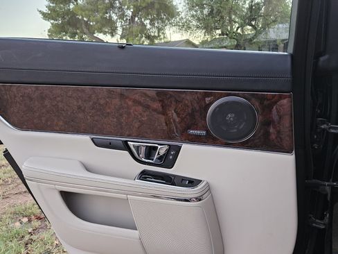 Used 2016 Jaguar XJ L Portfolio image 10