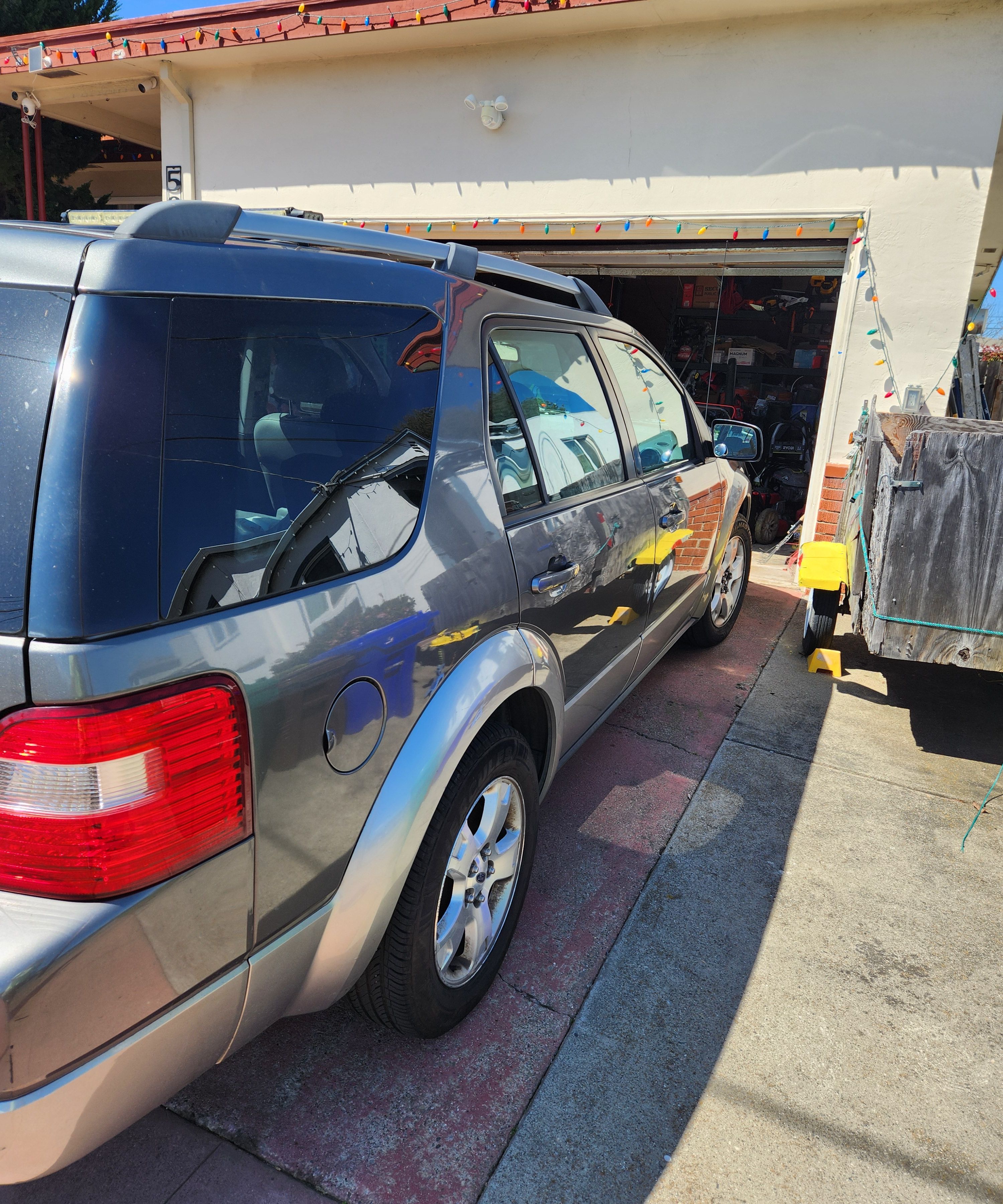 Used 2006 Ford Freestyle SEL FWD image 2