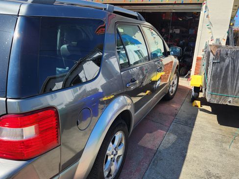 Used 2006 Ford Freestyle SEL image 2