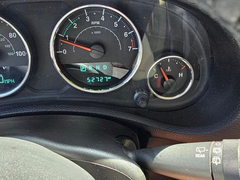 Used 2017 Jeep Wrangler Unlimited Sahara w/ Connectivity Group image 8