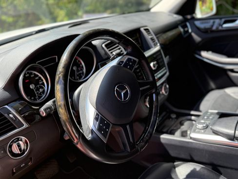 Used 2016 Mercedes-Benz GL 550 4MATIC image 21