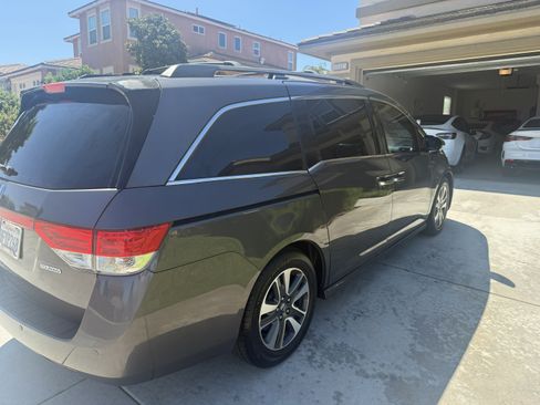 Used 2015 Honda Odyssey Touring image 9