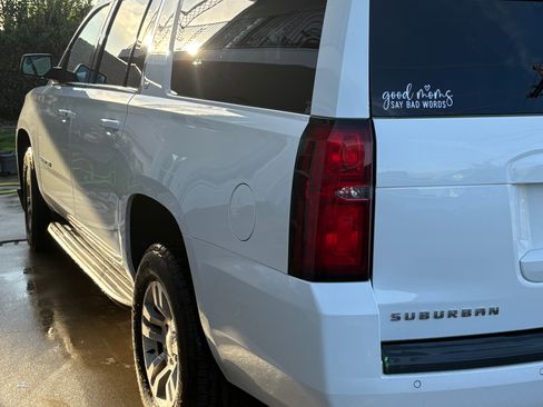 Used 2019 Chevrolet Suburban LT image 9