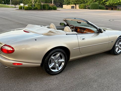 Used 1999 Jaguar XK8 Convertible RWD image 19