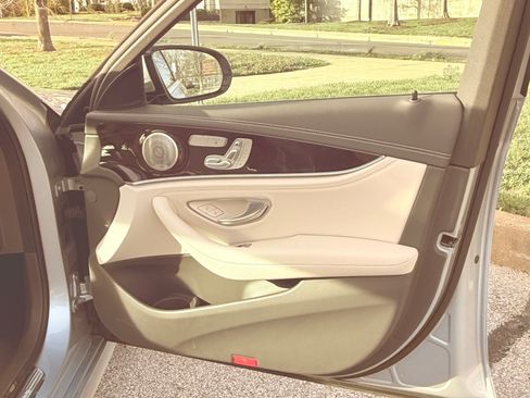 Used 2021 Mercedes-Benz E 450 4MATIC Sedan image 11