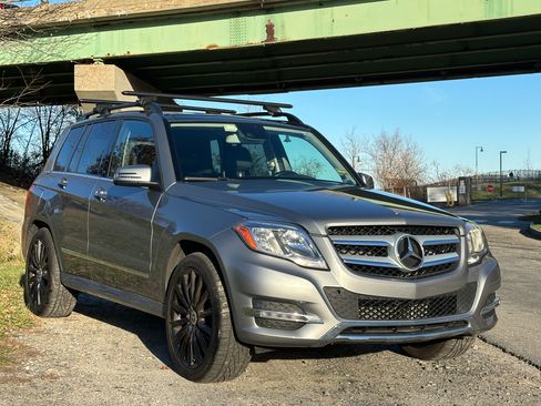 Used 2015 Mercedes-Benz GLK 350 4MATIC image 1