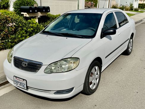 Used 2005 Toyota Corolla CE image 1