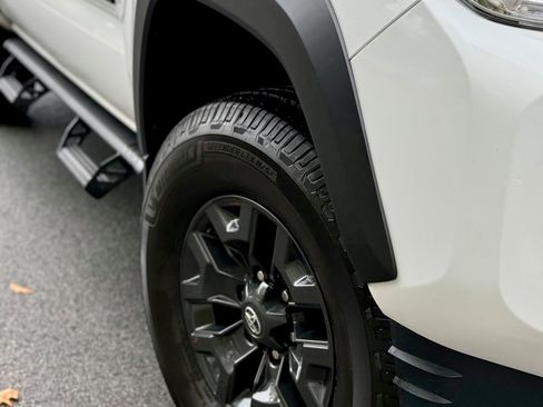 Used 2021 Toyota Tacoma SR5 image 4