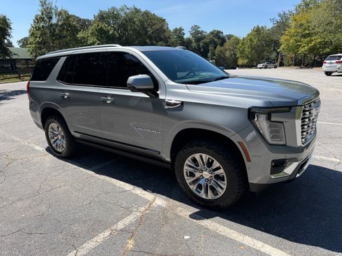 Used 2025 GMC Yukon Denali w/ Sun & Power Step Package AWD/4WD image 24