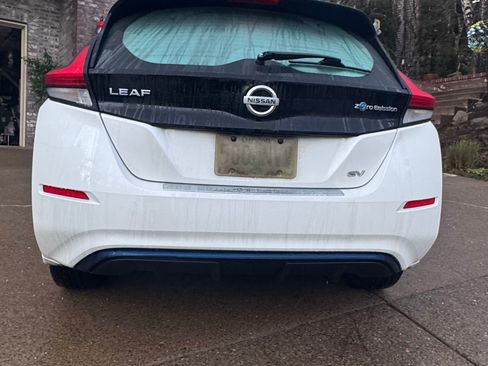 Used 2019 Nissan Leaf SV w/ SV Technology Package image 9