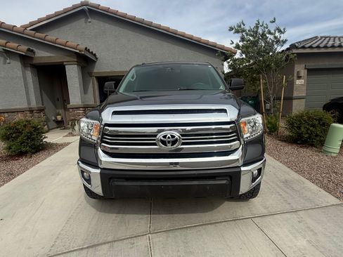 Used 2017 Toyota Tundra SR5 image 4