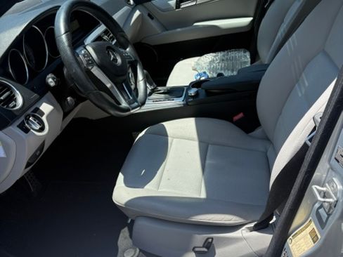 Used 2013 Mercedes-Benz C 250 Sedan image 8