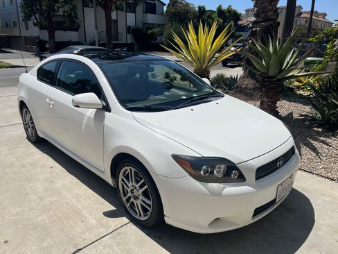 Used 2009 Scion tC FWD image 1