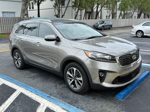 Used 2019 Kia Sorento EX FWD image 12