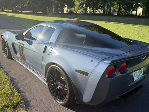Used 2011 Chevrolet Corvette Z06 RWD image 2