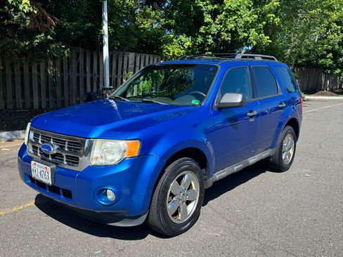 Used 2012 Ford Escape XLT FWD image 1