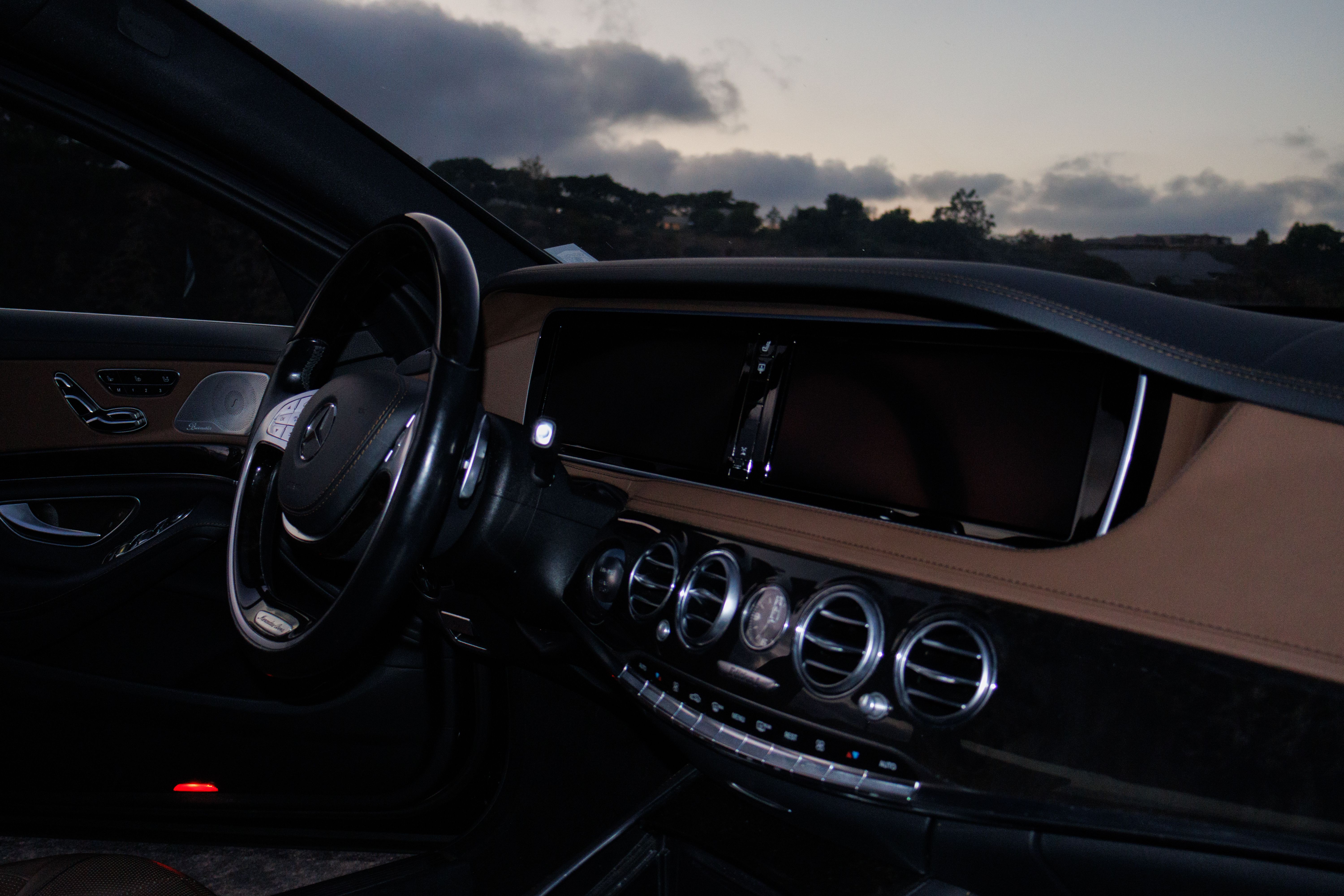 Used 2014 Mercedes-Benz S 550 Sedan image 14