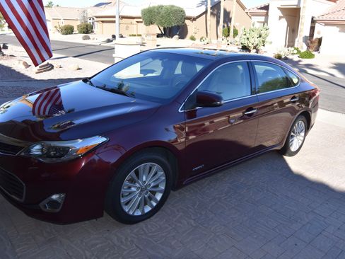 Used 2013 Toyota Avalon XLE Premium image 10