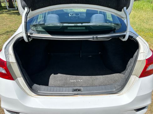 Used 2016 Nissan Sentra SV FWD image 12