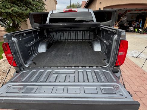 Used 2021 Chevrolet Colorado LT image 14