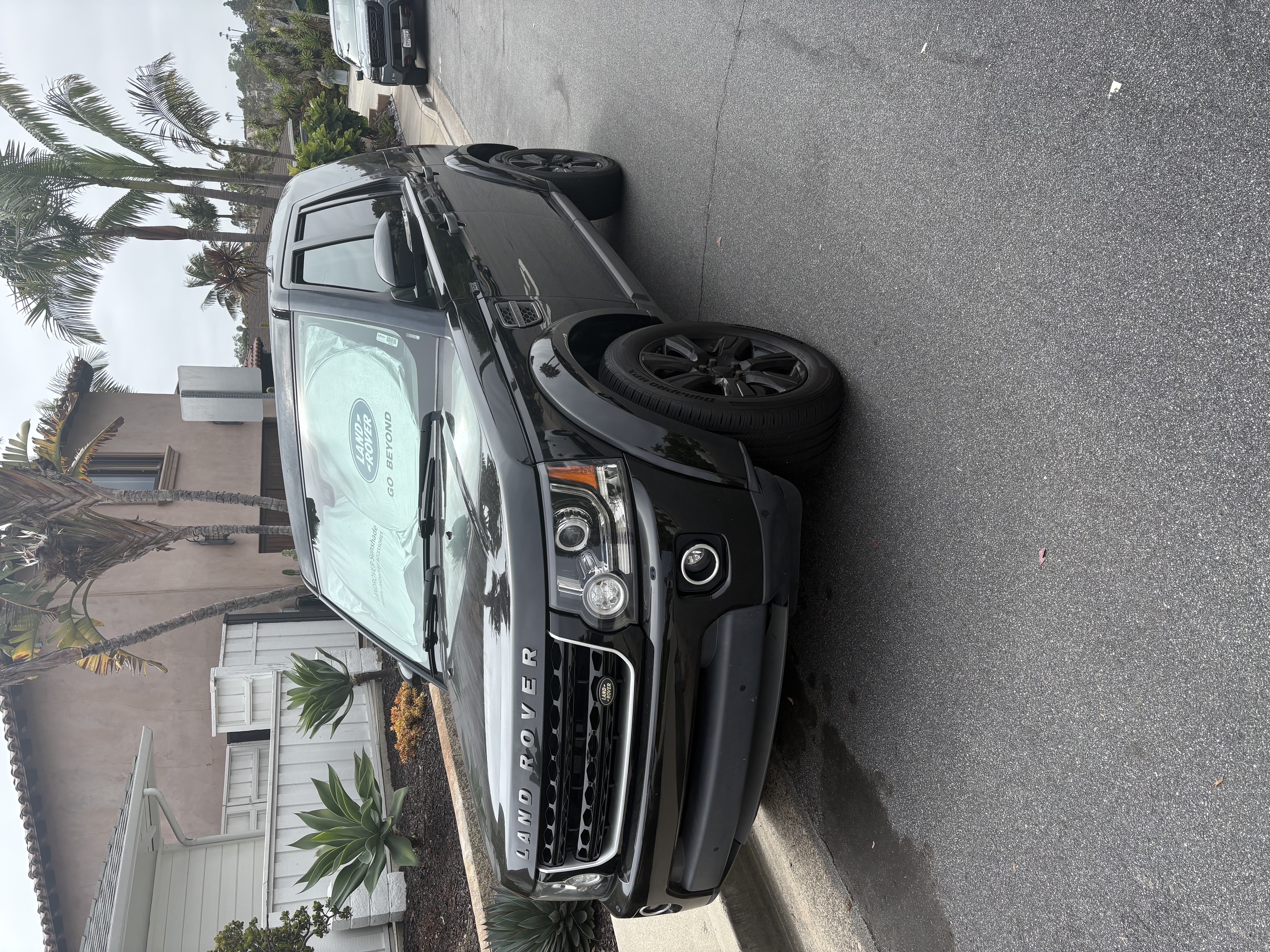 Used 2015 Land Rover LR4 HSE AWD/4WD image 1