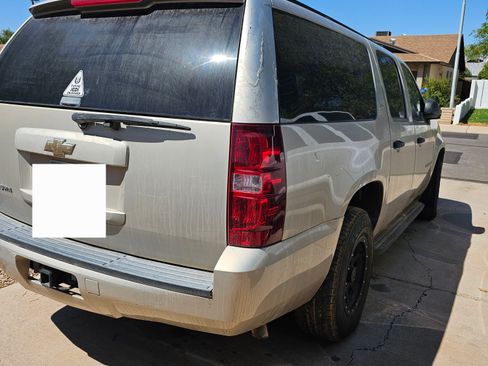 Used 2008 Chevrolet Suburban LS image 6
