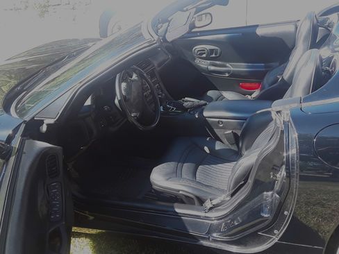 Used 2001 Chevrolet Corvette Convertible w/ Preferred Equipment Group2 RWD image 4