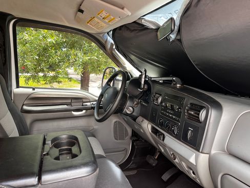 Used 2006 Ford F250 XLT RWD image 6