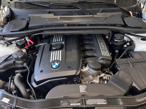 Used 2013 BMW 328i Convertible RWD image 21