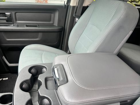 Used 2018 RAM 2500 Tradesman w/ Chrome Appearance Group AWD/4WD image 8