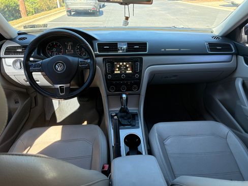 Used 2014 Volkswagen Passat 1.8T SE image 6