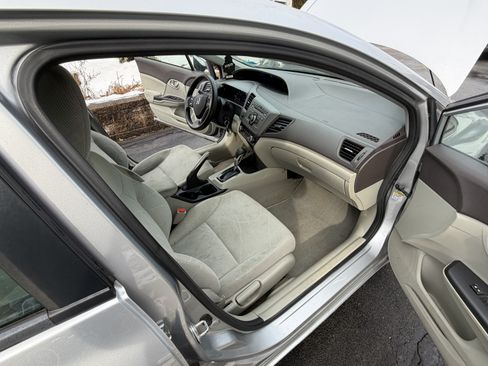 Used 2012 Honda Civic LX image 17