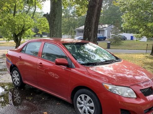 Used 2010 Toyota Corolla image 1