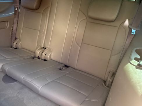Used 2017 GMC Yukon SLT AWD/4WD image 24