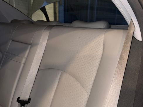 Used 2008 Mercedes-Benz E 350 Sedan image 9