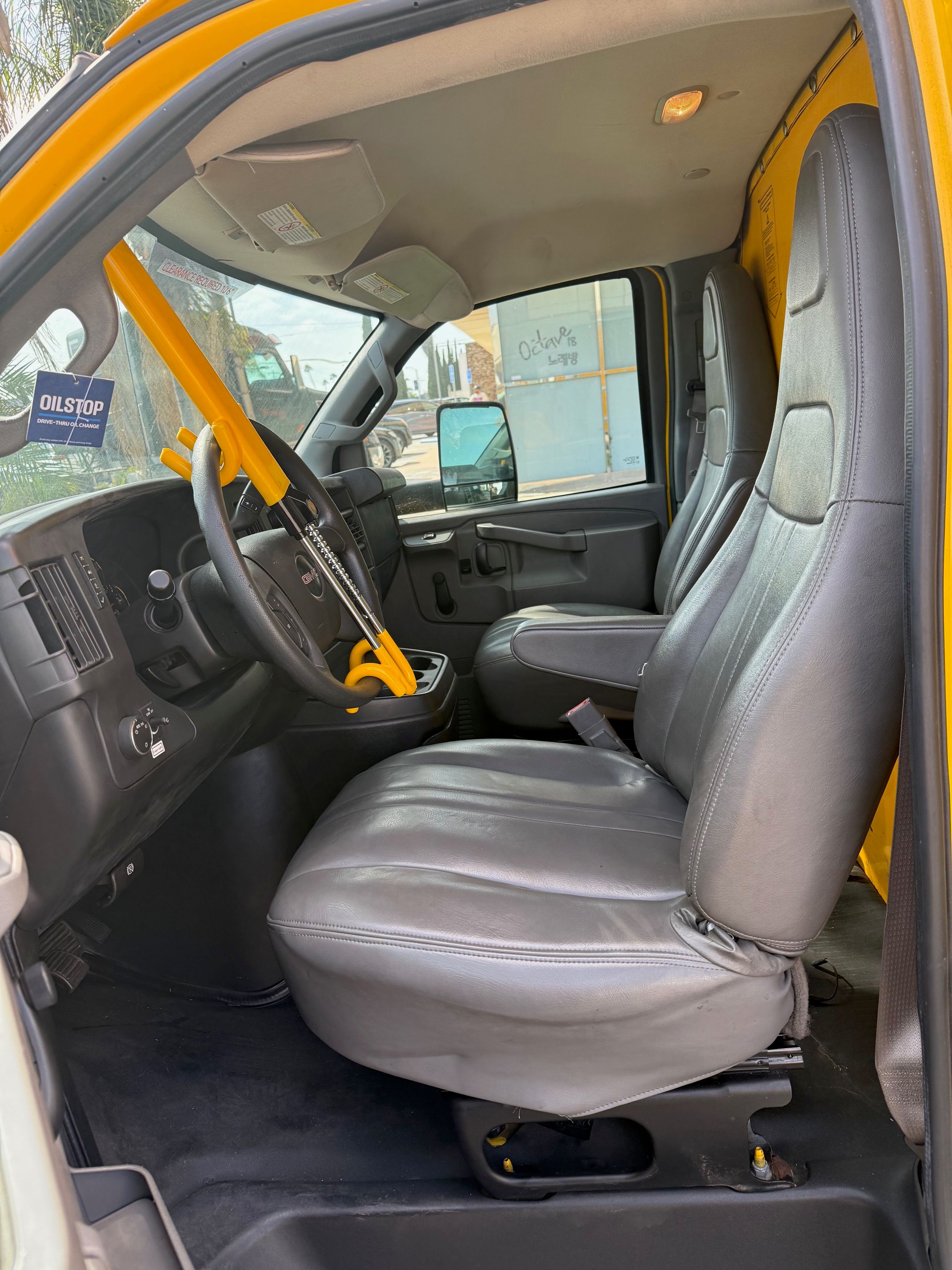 Used 2017 GMC Savana 3500 Extended RWD image 6