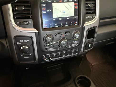 Used 2018 RAM 2500 Power Wagon w/ Leather & Luxury Group AWD/4WD image 9