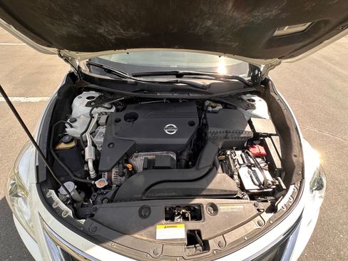 Used 2013 Nissan Altima 2.5 SV image 12