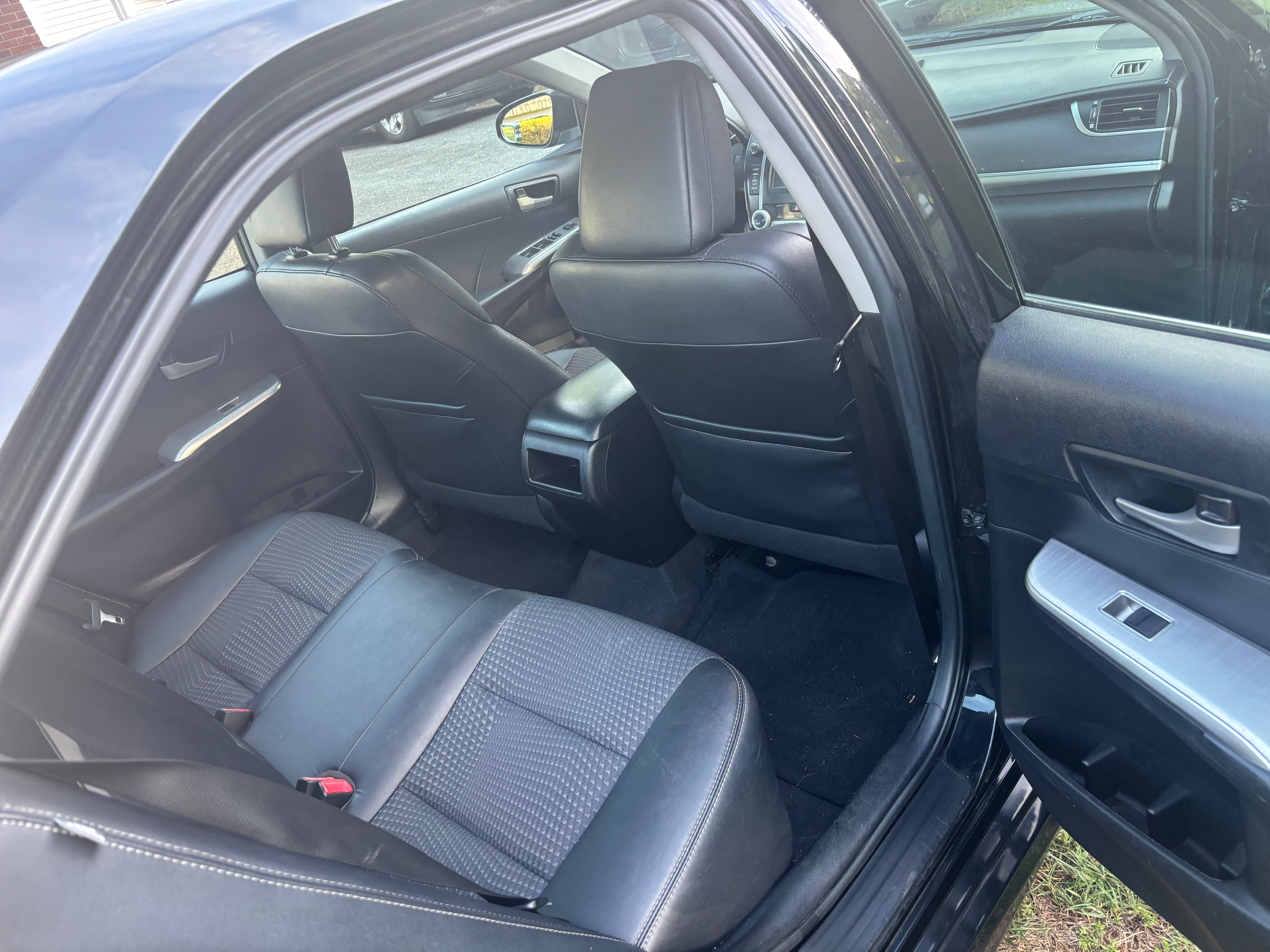 Used 2013 Toyota Camry SE FWD image 5