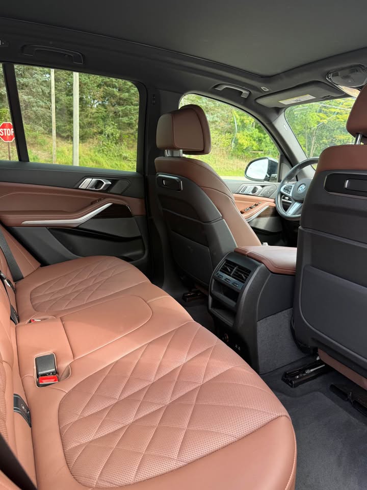 Used 2025 BMW X5 xDrive40i w/ M Sport Package AWD/4WD image 14
