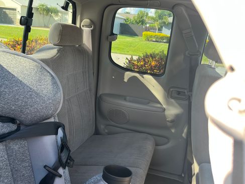 Used 2002 Toyota Tundra SR5 image 10
