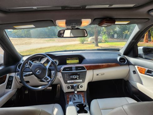 Used 2012 Mercedes-Benz C 250 Sedan image 6