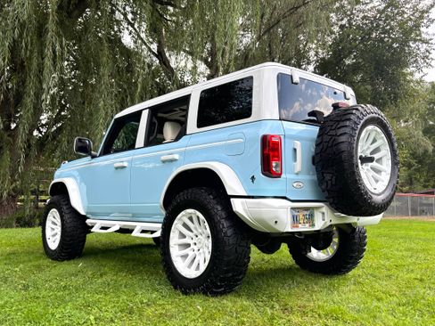 Used 2025 Ford Bronco Heritage Edition AWD/4WD image 9